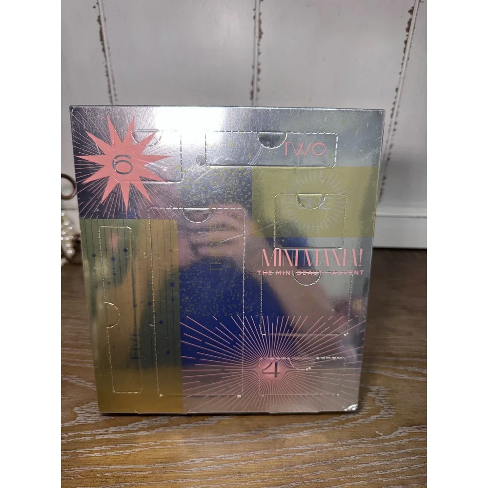 TwelveNYC Mini Mania 7 Day Beauty Advent Calendar Makeup Hair Accessories Set